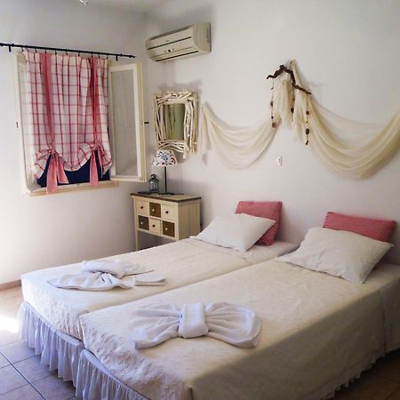 Plori Studios And Apartments ايجيلي المظهر الخارجي الصورة