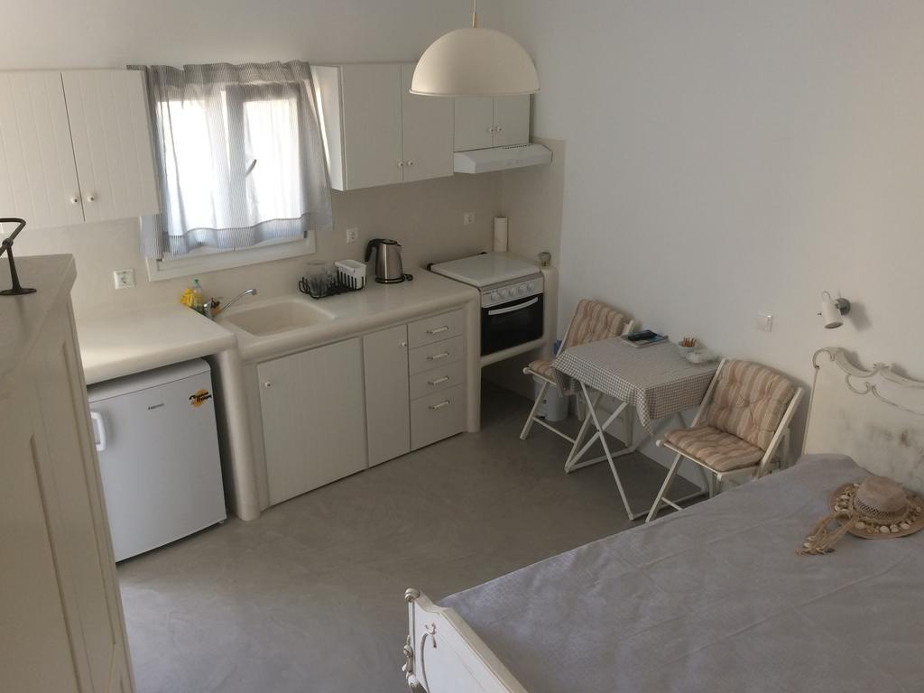 Plori Studios And Apartments ايجيلي المظهر الخارجي الصورة