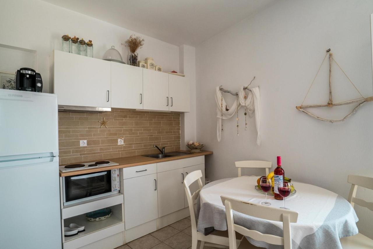 Plori Studios And Apartments ايجيلي المظهر الخارجي الصورة